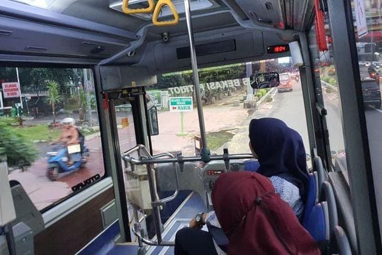 Kondisi dalam Biskita, angkutan umum perkotaan dengan skema Buy The Service (BTS) yang mulai beroperasi pada Minggu (3/3/2024). Biskita terintegrasi dengan moda transportasi umum LRT Jabodebek Bekasi Barat.