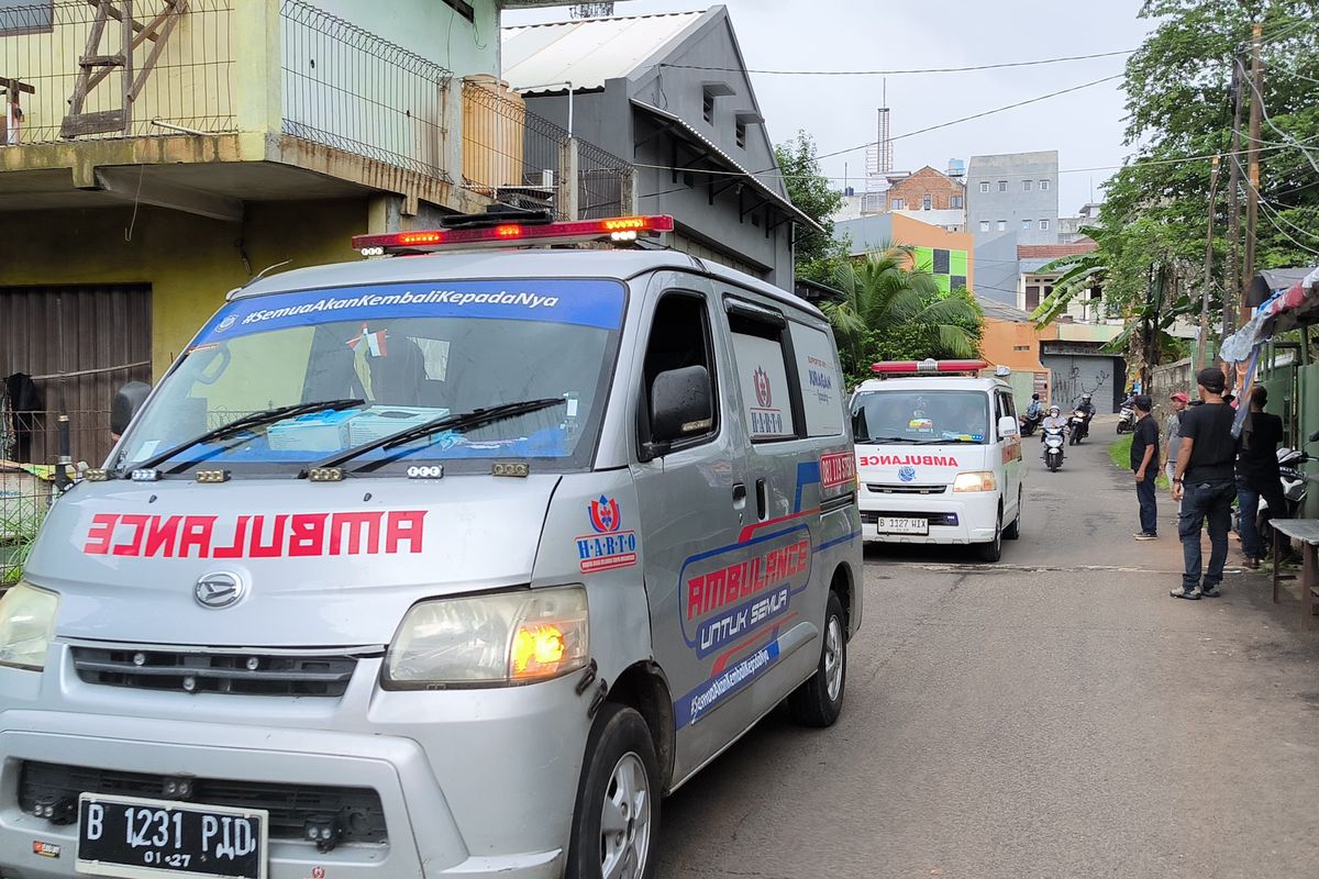 Jenazah Ibu dan Anak yang Tewas di Ciputat Timur Tiba dan Langsung Dishalatkan