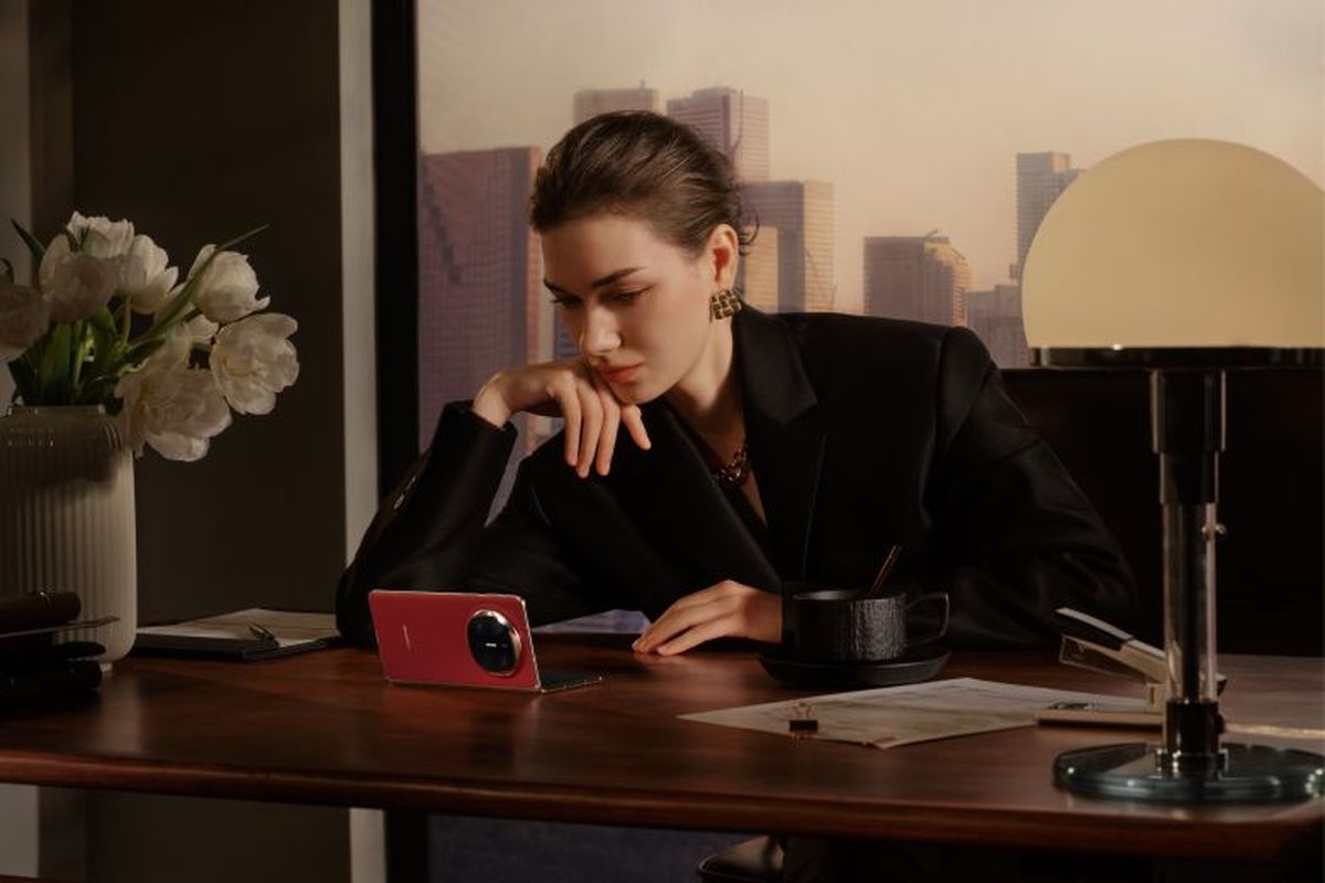 Huawei Mate X6 resmi diluncurkan di Indonesia pada Selasa (11/3/2025). Perangkat ini hadir dengan desain ramping dan tangguh dengan lapisan bahan vegan leather premium pada bagian bodinya.