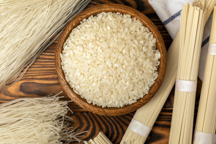 Ilustrasi mie dan nasi, Mie atau nasi manakah yang karbohidratnya lebih banyak
