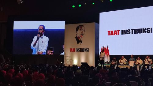 Di Hadapan 16.000 Relawan, Jokowi: Presiden 2024 Harus Bernyali, Tak Kalah Gertak