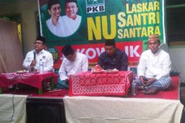Ketua DPP PKB Muhaimin Iskandar saat peresmian Posko Laskar Santri Nusantara di Surabaya.