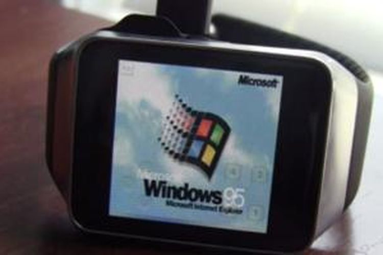 Jam tangan pintar Galaxy Gear Live menjalankan Windows 95