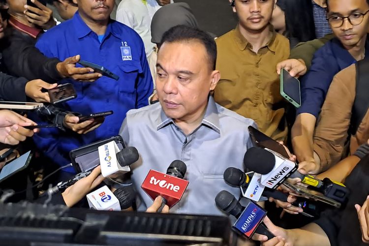 Ketua Harian Partai Gerindra Sufmi Dasco Ahmad saat ditemui di kediaman Prabowo Subianto, Jalan Kertanegara, Jakarta, Minggu (22/10/2023) malam. 