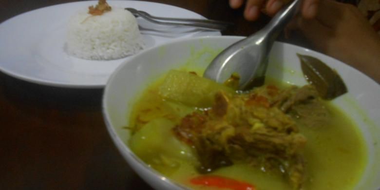 Nasi kropokhan konon merupakan menu kesukaan Raja Demak. Kuliner dengan olahan daging kerbau dan labu putih itu disajikan di Rumah Makan Pawon Wolu, Jalan Sultan Hadiwijaya nomor 40, Kelurahan Mangunjiwan, Demak Kota, Jawa Tengah. 