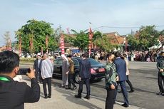 Tiba di Masjid Raya Sheikh Zayed Solo, Presiden Jokowi dan Presiden UEA Disambut Ratusan Warga