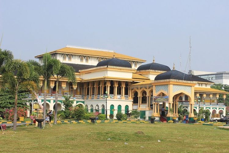 Istana Maimun di Medan, yang merupakan peninggalan Kerajaan Deli