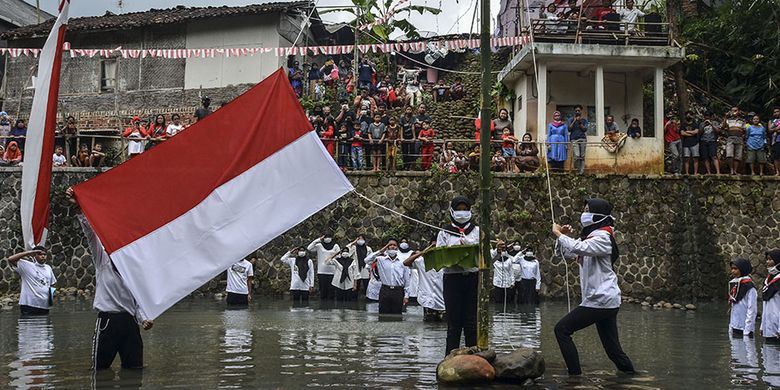 Ikuti Upacara Bendera Hut Ke 76 Ri Di Istana Negara Secara Virtual Halaman All Kompas Com