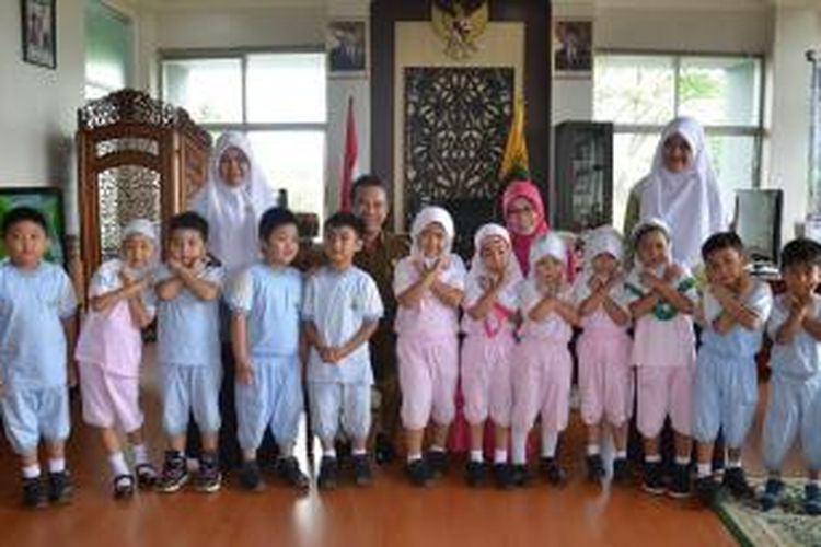 Pengenalan ilmu pemerintahan sejak dini, puluhan murid TK Al Azhar Syifa Budi Samarinda mengunjungi Balaikota Samarinda