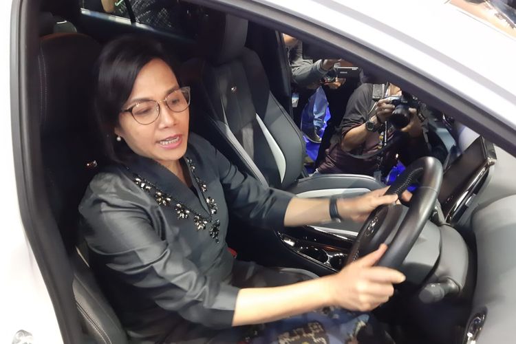 Menteri Keuangan Sri Mulyani di GIIAS 2019