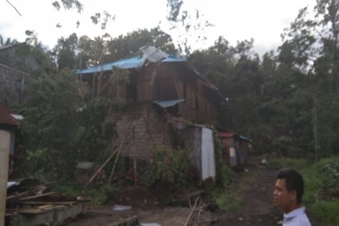 9 Rumah Warga di Minahasa Rusak Diterjang Angin Puting Beliung