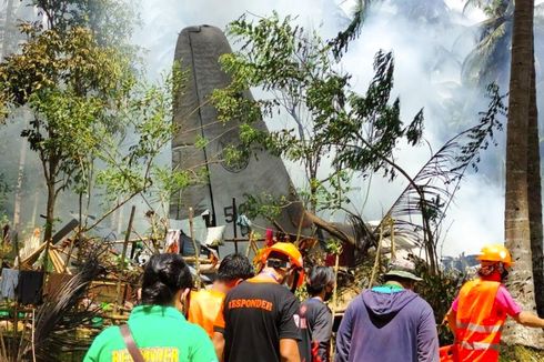 Saksi: Sebelum Pesawat Militer C-130 Filipina Jatuh, Ada Prajurit yang Melompat