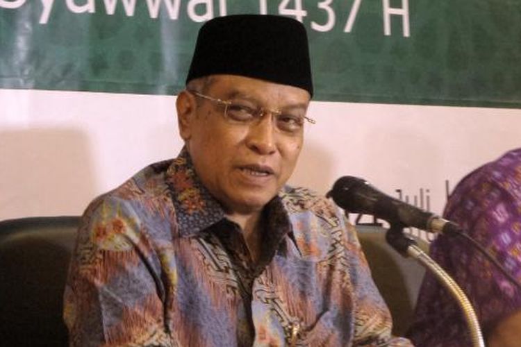 Ketua Umum Pengurus Besar Nahdlatul Ulama (PBNU) Said Aqil Siradj, saat memberikan keterangan terkait penetapan Hari Raya Idul Fitri 2016, di gedung PBNU, Jakarta Pusat, Senin (4/7/2016).