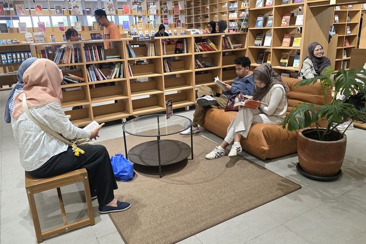 Mengintip Gramedia Jalma Semarang: Tempat Warga Cari Buku, Kerja, hingga Bertemu Komunitas