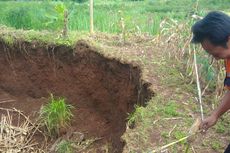 Berita Foto: Fenomena Tanah Ambles di Gunung Kidul