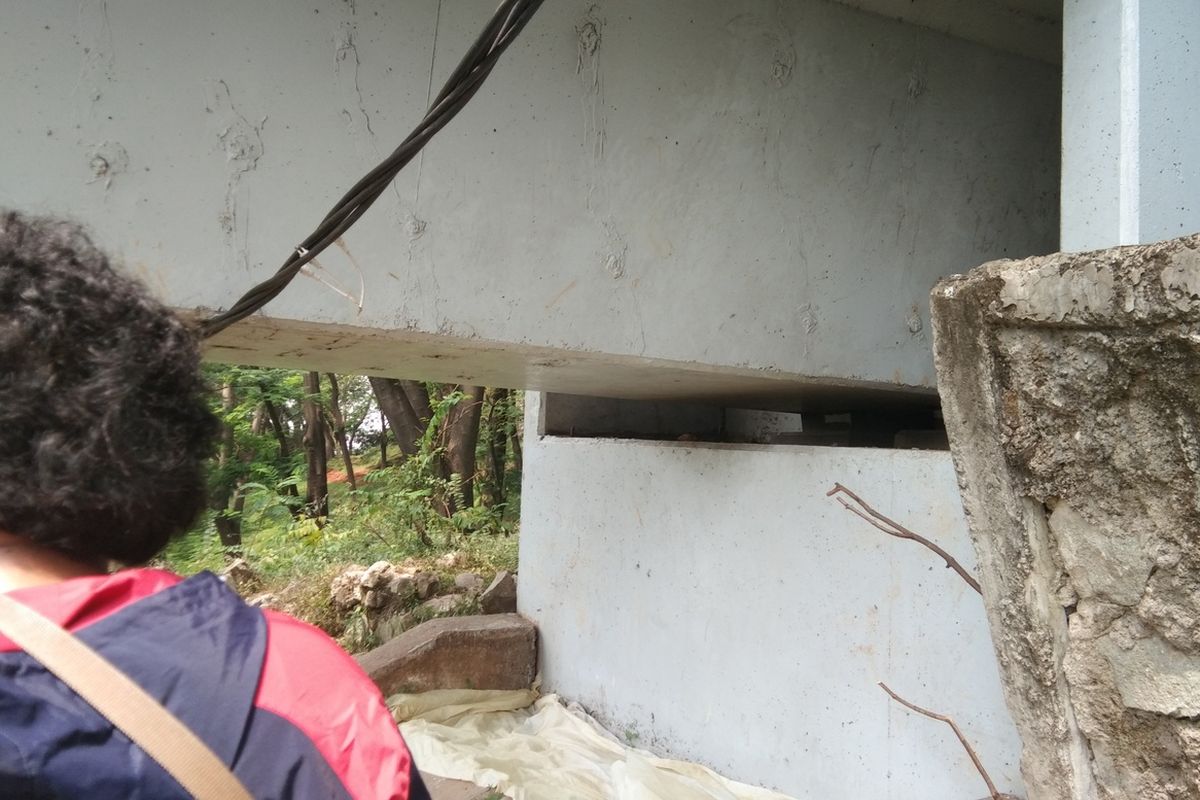 Lokasi ditemukannya bocah 14 tahun tewas di bawah jembatan jalan tol Jakarta-Cikampek, Dusun Pajaten, RT 003, RW 002, Desa Sirnabaya, Kecamatan Telukjambe Timur, Karawang, Jawa Barat.