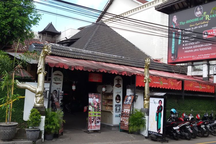 Tampak depan House of Raminten Yogyakarta.