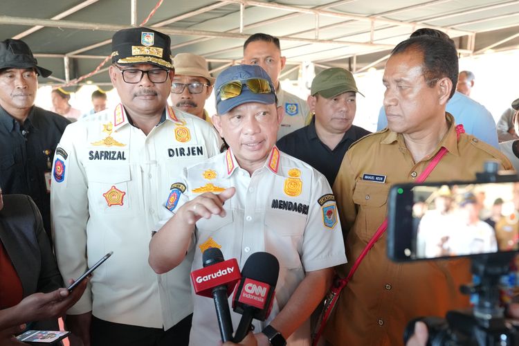 Mendagri Minta Bupati Manggarai Timur Percepat Pendataan Sekolah Terdampak Gempa NTT