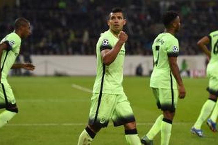 Sergio Aguero menentukan kemenangan Manchester City di kandang Borussia Moenchengladbach, Rabu (30/9/2015). 