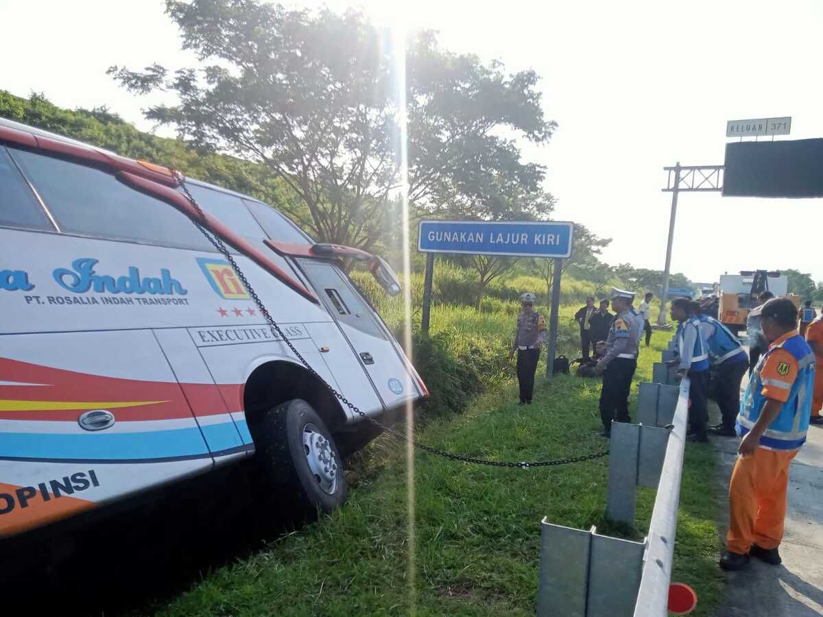 Korban Meninggal Kecelakaan Bus Rosalia Indah di Tol Batang Bertambah, Ini Identitasnya