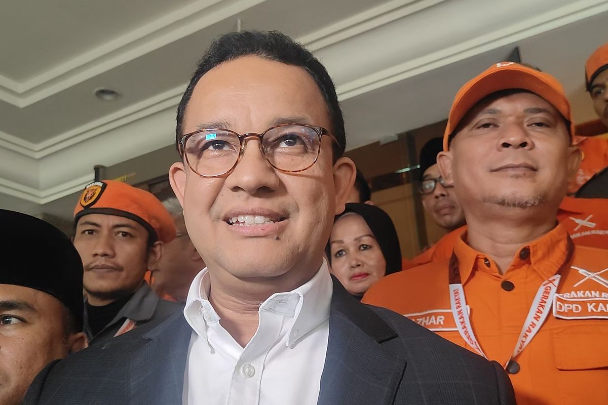 Mantan Menteri Pendidikan dan Kebudayaan, Anies Baswedan ditemui di kawasan Menteng, Jakarta Pusat, Minggu (13/7/2025).