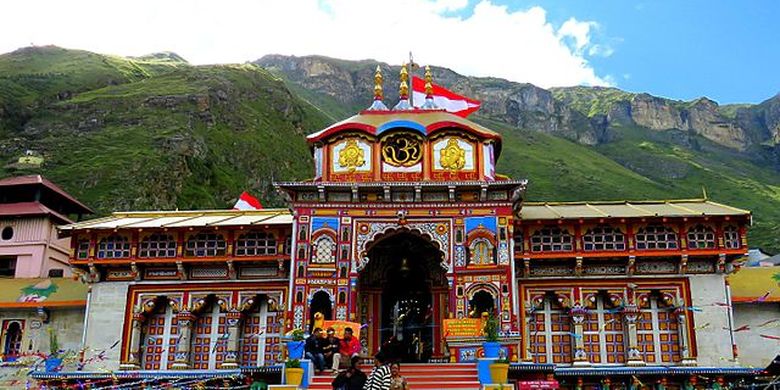 Tempat suci agama Hindu di Badrinath. [Via Wikimedia Commons]