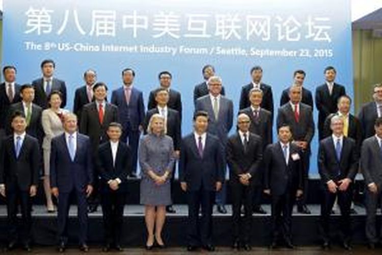 Xi Jinping berfoto bersama dengan petinggi perusahaan TI asal AS dan China