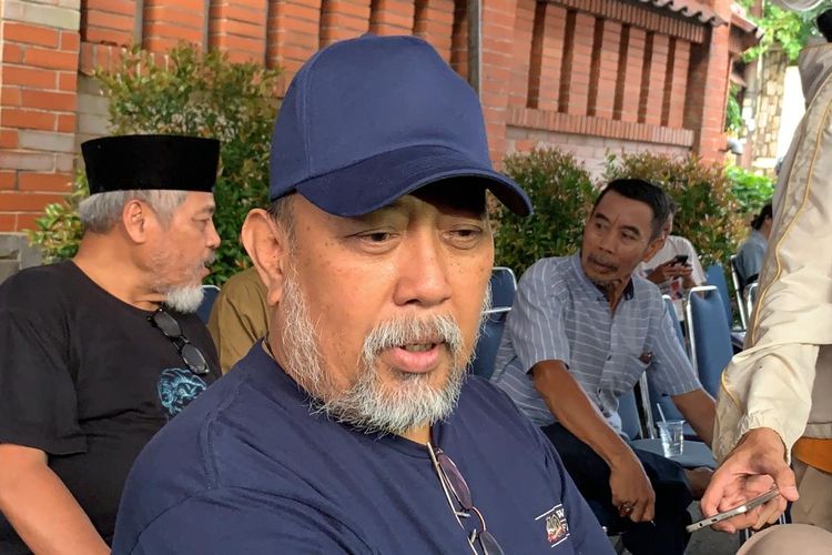 Indro Warkop saat dijumpai di rumah duka, kawasan Lebak Bulus, Jakarta Selatan, Jumat (17/1/2020). 