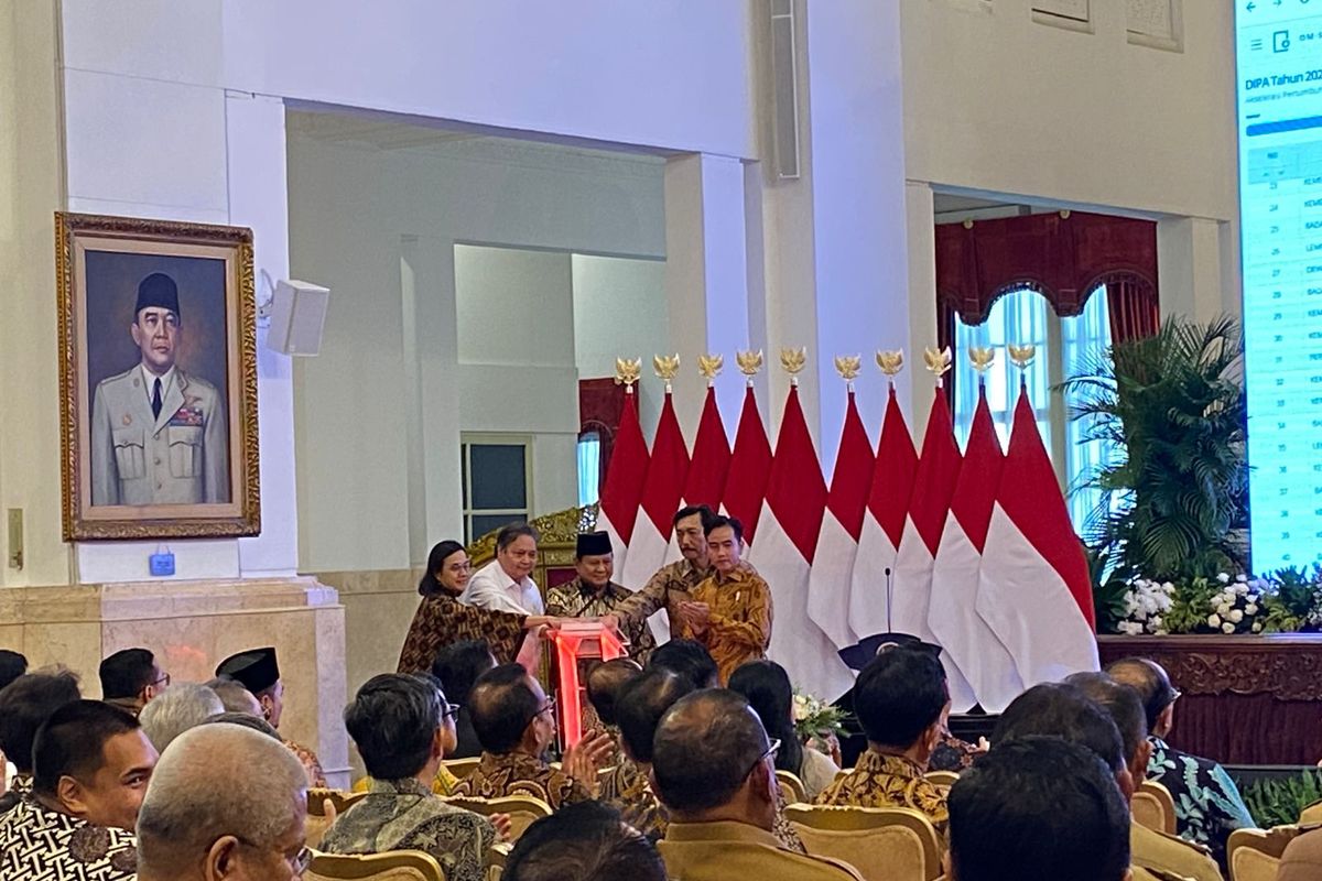 Prabowo Ungkap Program Makan Bergizi Gratis Bisa Edarkan Rp 8 Miliar ke Desa per Tahun