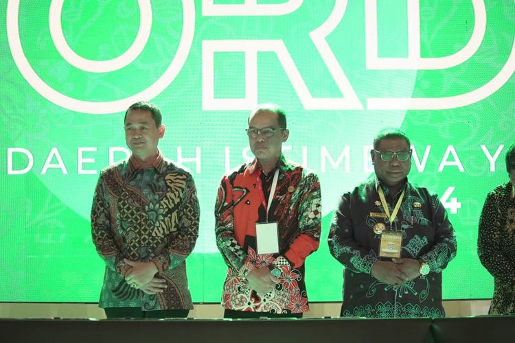 Penjabat (Pj) Gubernur Papua Barat Ali Baham Temongmere menghadiri Forum Desentralisasi Asimetris Indonesia (Fordasi) Tahun 2024, Selasa (27/8/2024).
