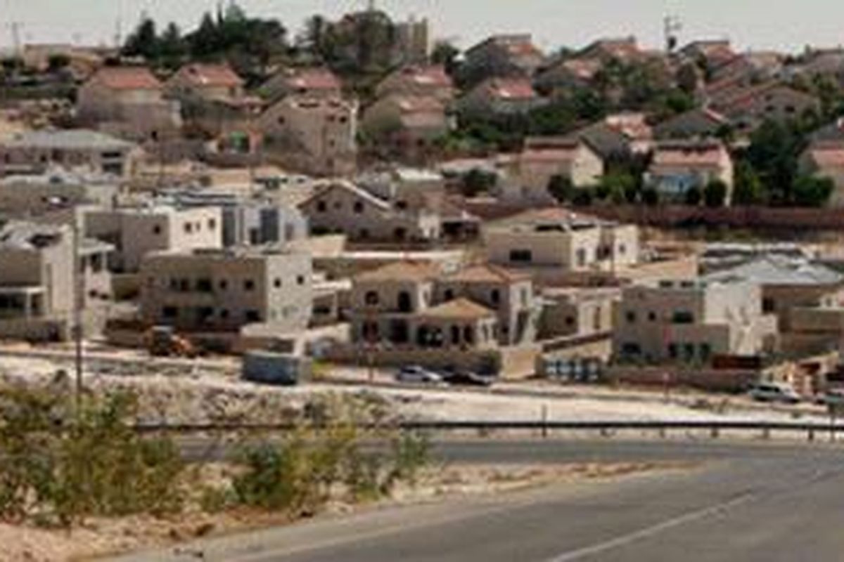 Palestina menuntut Israel menghentikan seluruh pembangunan pemukiman.