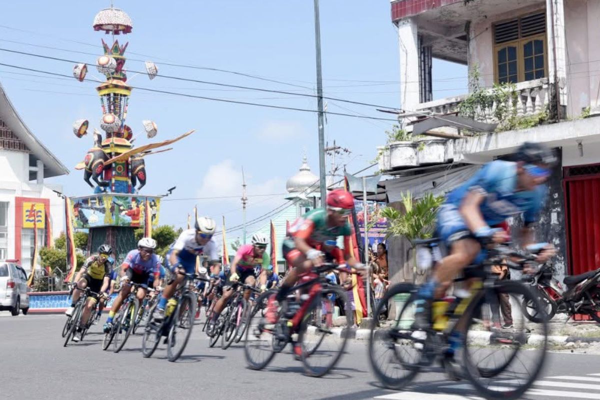 Sempat Tertunda Bencana, Tour de Singkarak Kembali dengan Wajah Baru