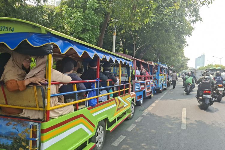 Demi Demo di Kantor Kemensos, Massa Patungan Rp 10.000 Sewa Mobil Odong-odong