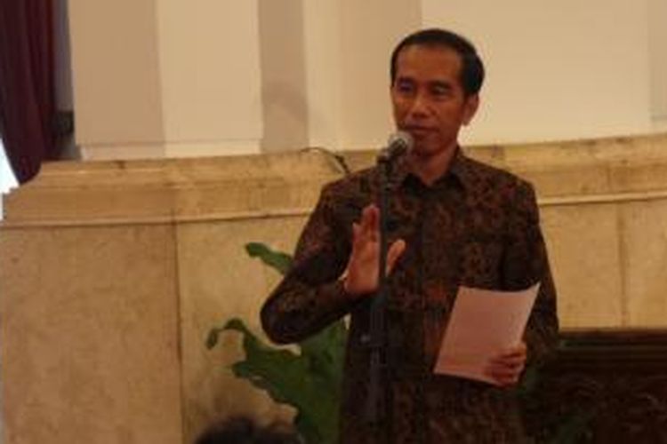 Presiden Joko Widodo saat memberikan pengarahan kepada pemilik penggilingan padi dan pengusaha serta pedagang beras, Senin (28/9/2015), di Istana Merdeka, Jakarta.

Powered by Telkomsel BlackBerry®