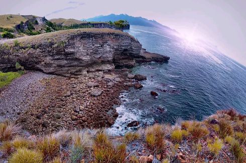 Pantai Waso, Tempat Lihat Sunrise yang Anti-Mainstream di Labuan Bajo