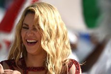 Shakira dan Santana Goyang Penutupan Piala Dunia 2014