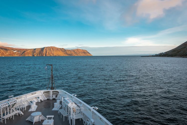 Uniknya Pulau Big Diomede dan Little Diomede, Jaraknya Dekat tetapi Terpaut 21 Jam