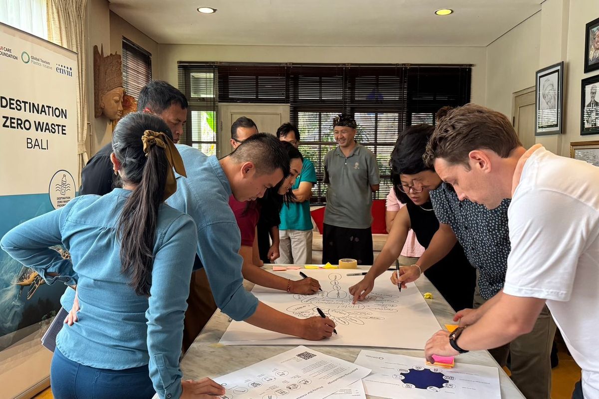 Enviu, TUI Care Foundation, dan Global Tourism Plastics Initiative (GTPI) meluncurkan inisiatif Destination Zero Waste Bali (22/5/2025).
