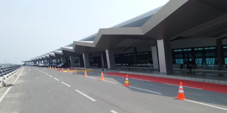 Bagian depan Terminal 3 Ultimate Bandara Soekarno-Hatta, Tangerang, Minggu (12/6/2016). Terminal terbesar di Bandara Soekarno-Hatta ini akan dioperasikan pada 20 Juni 2016 mendatang. 