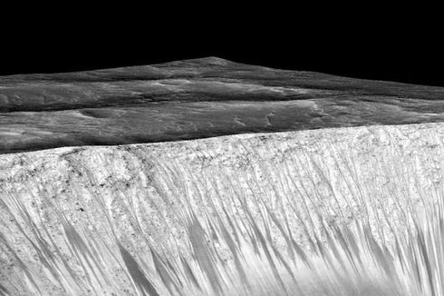 NASA Rilis Foto Panorama Mars, Tunjukkan Bekas Titik Air