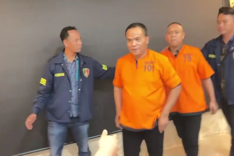 Tak Hanya Pengusaha Asing, Ketua Kadin Cilegon Juga Diduga Palak Pengusaha Lokal