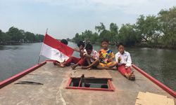 Guru Garis Depan, Ujung Tombak Perubahan Masyarakat Daerah Tertinggal