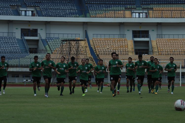 Skuad PS Sleman berlatih mempersiapkan diri hadapi laga Piala Menpora 2021