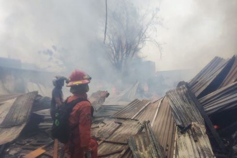 13 Bangunan Ludes Terbakar di Cengkareng, Api Diduga Berasal dari Pembakaran Sampah