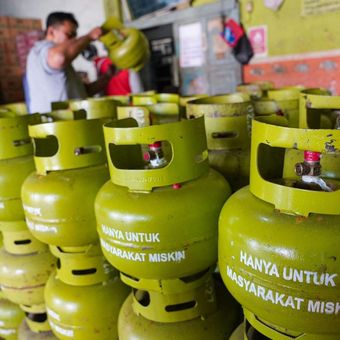 Tumpukan elpiji 3 kilogram di salah satu pangkalan. 