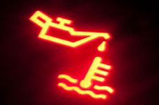 Mengenali Arti Tiga Warna Lampu Indikator pada Mobil