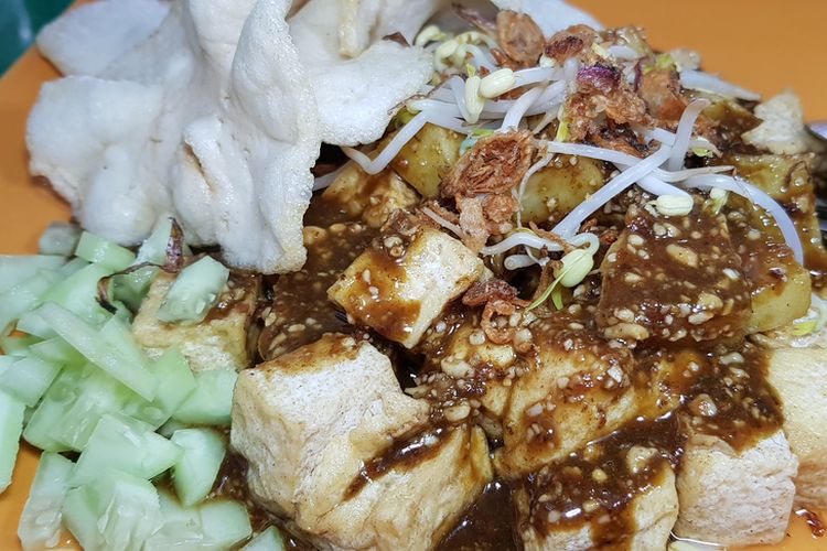 Resep Tahu Tek Surabaya, Wajib Ada Petis pada Bumbu Kacangnya