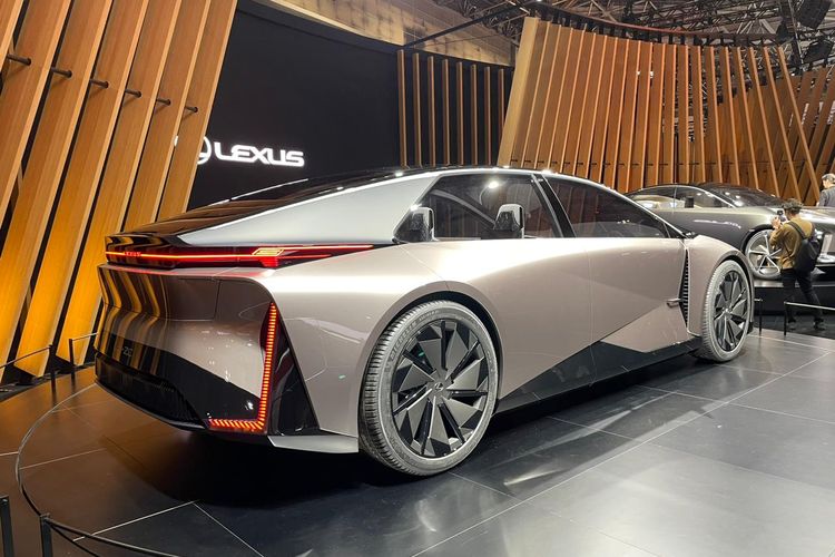 Lexus LF-ZC siap diproduksi dan dipasarkan pada 2026