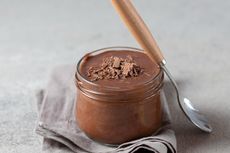 6 Tips Membuat Puding Cokelat Kenyal dan Tidak Berair 