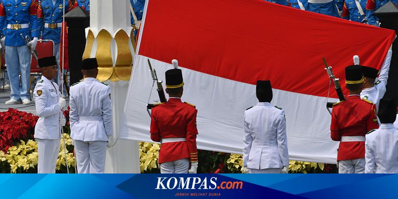 Ini Formasi Tim Putih Bertugas Menurunkan Bendera Pusaka Di Istana